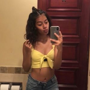 Meet your Posher, Daniela